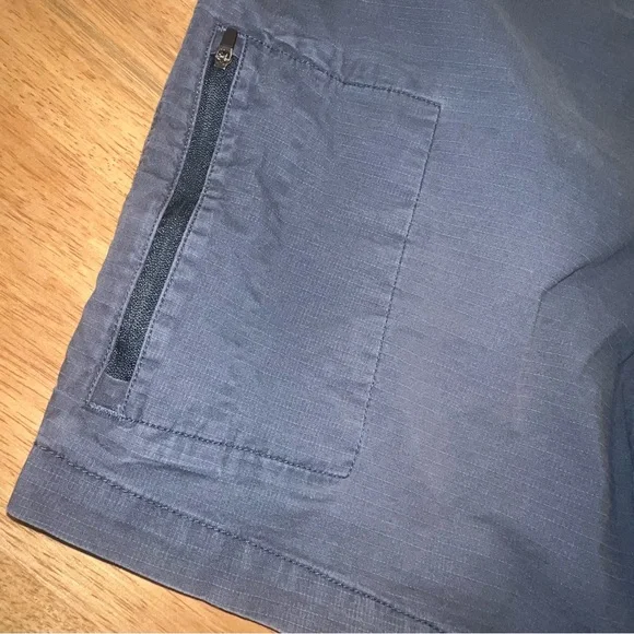 Vuori Ripstop Shorts Mens XL washed navy blue Zip Pocket distressed fade - Picture 8 of 10